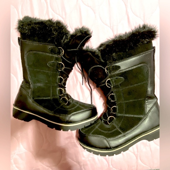 NWOT Waterproof Leather with Faux Fur Collar Black Boots Size 8  Only tried on!! - Picture 6 of 9